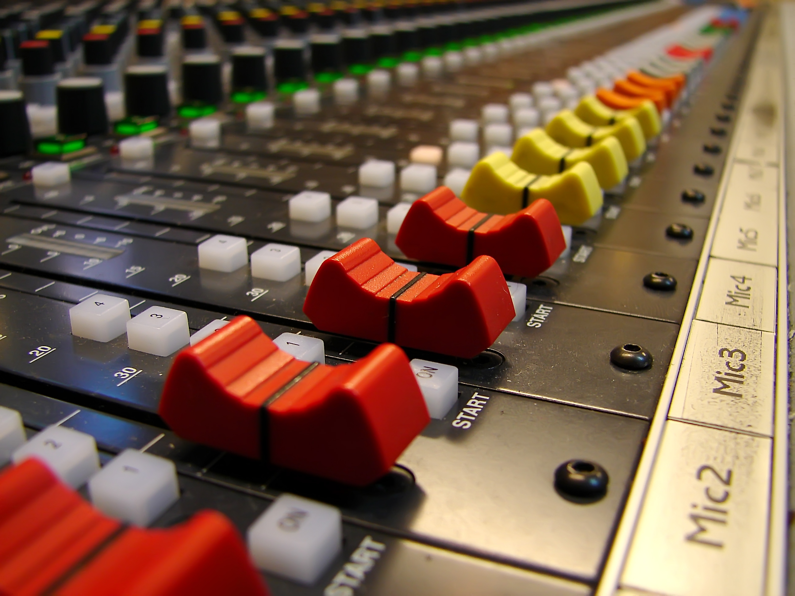 Mixing console
