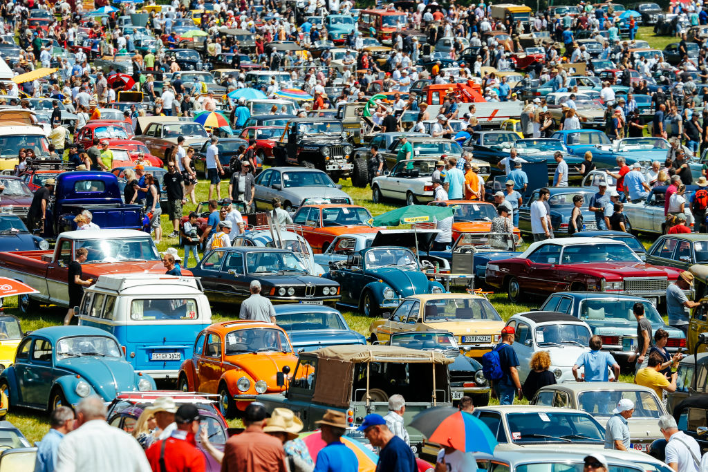 Vintage car parade in front of Maxlrain Castle
