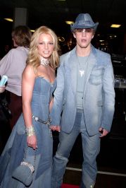 28th annual American Music Awards