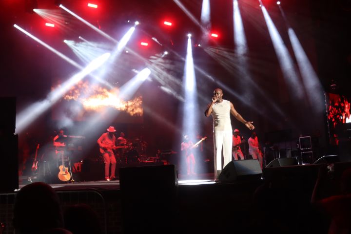 Kem performing at the Dell Music Center